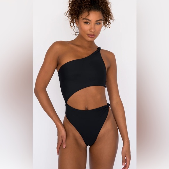 Skatie one piece swimsuit in Yellowstone - Picture 9 of 14